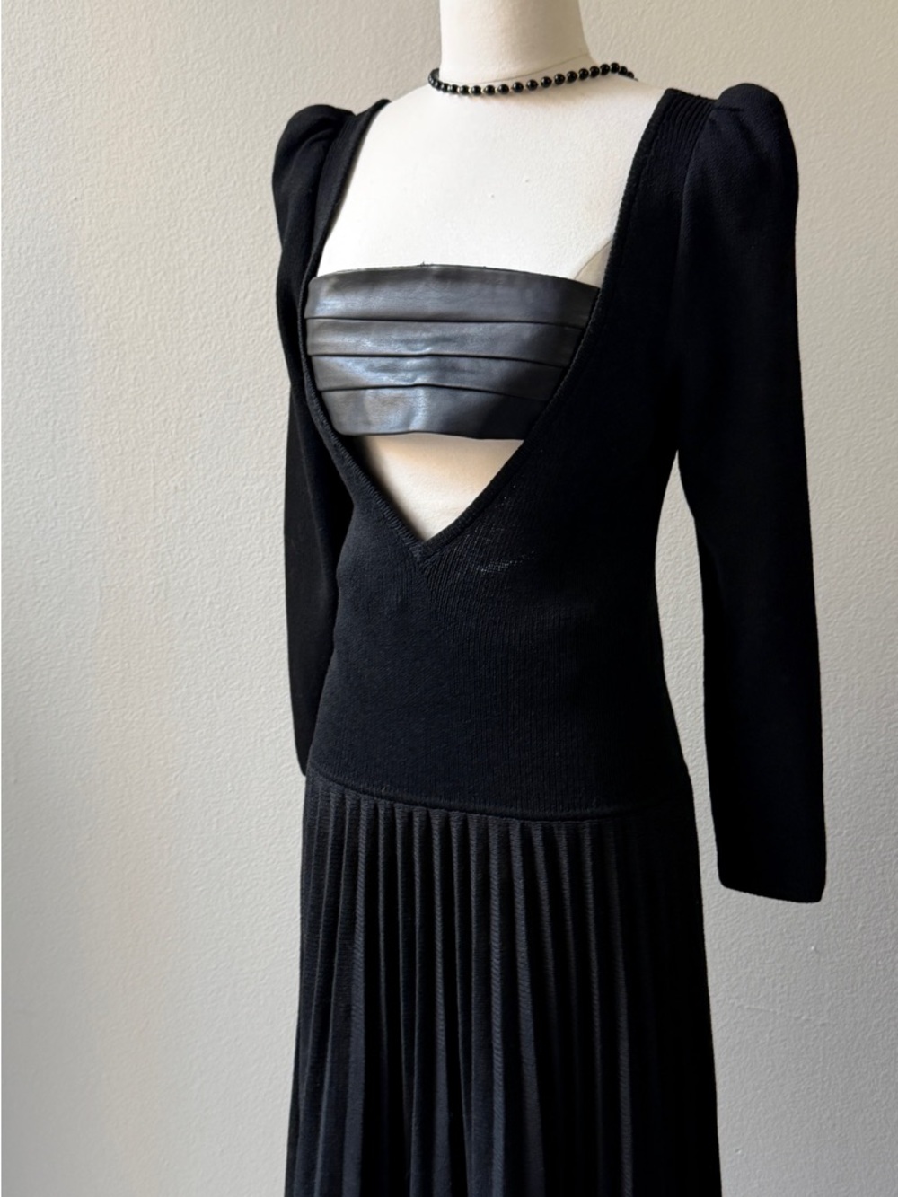 Vintage St John Elegant Black Pleated Maxi Dress - Picture 10 of 14